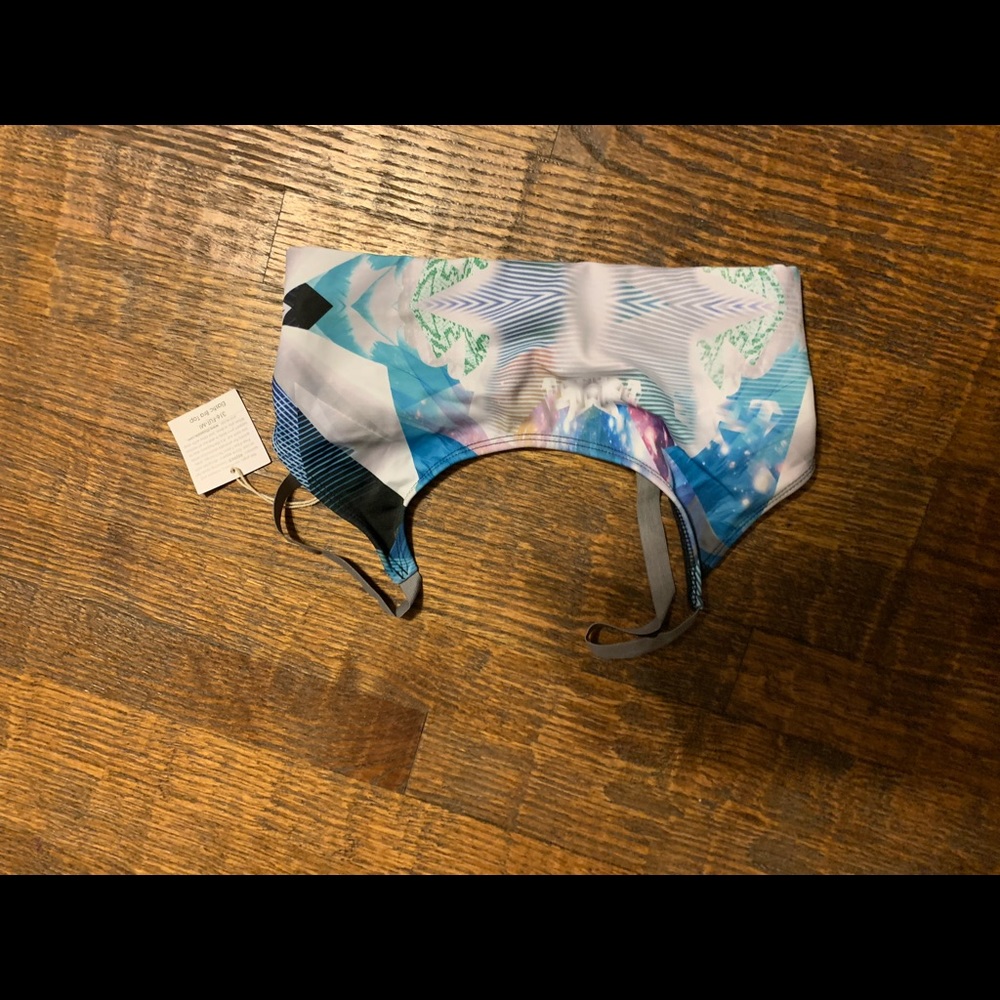 Onzie Bra NWT size M/L